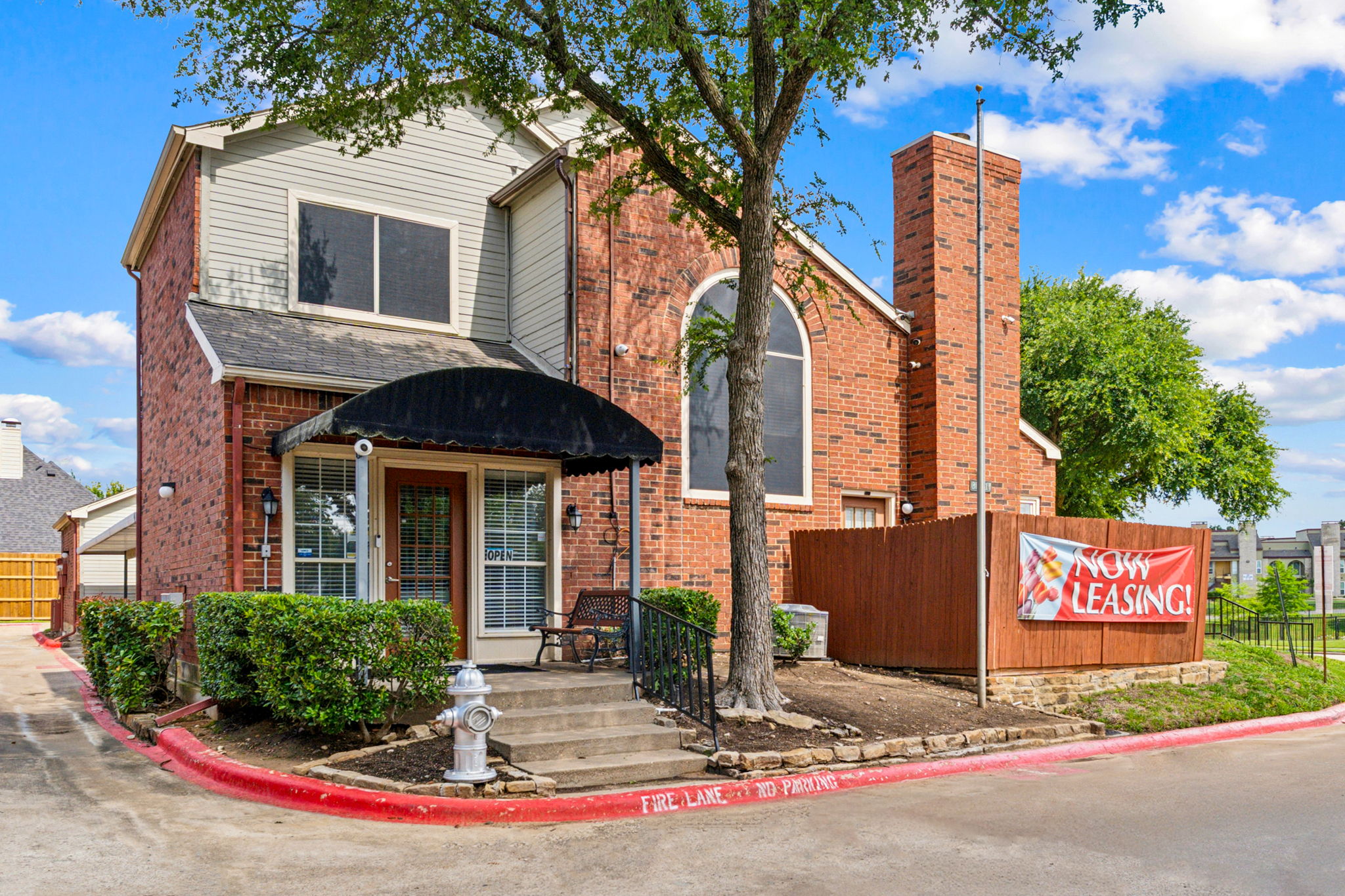 Exterior or property at Willow Ridge Townhomes in Euless, Texas