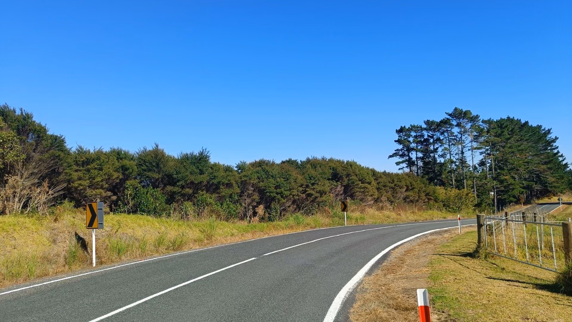 Country road through Dairy Flat, Auckland