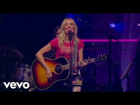 Sheryl Crow, Circles live performance still