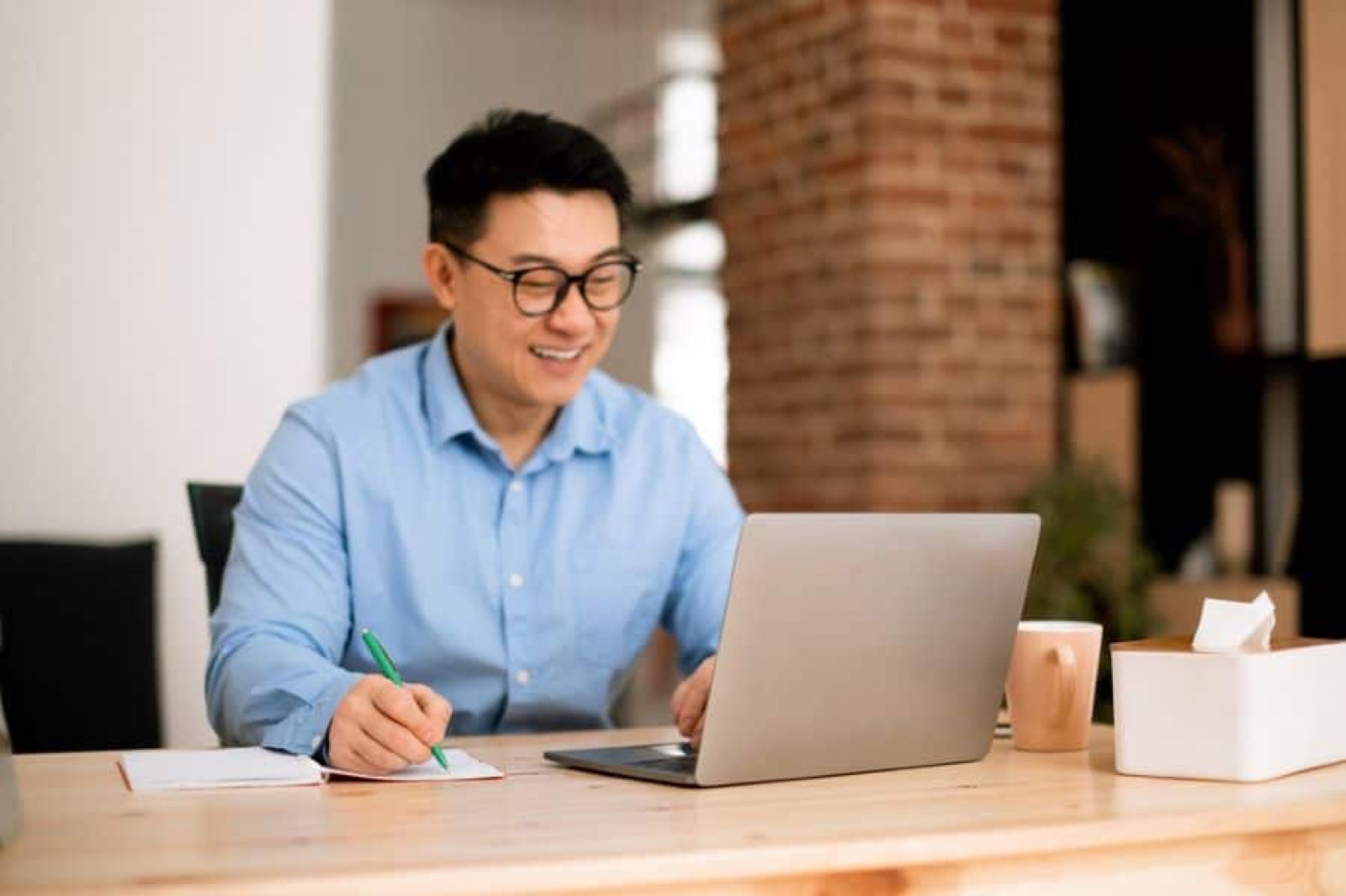 happy employee with timely payroll