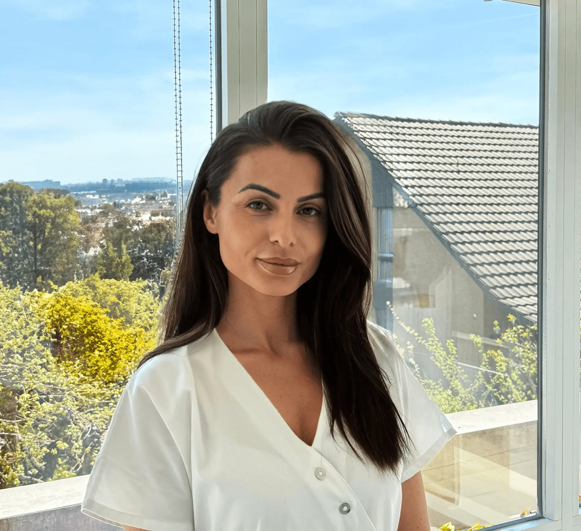Njomza Leka, Dentalassistentin am Empfang der Zahnarztpraxis Würenlos