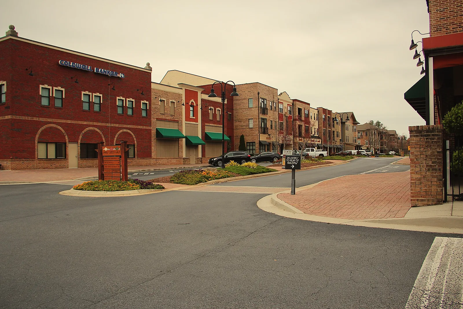 A quiet street of shops and offices at Johns Creek Walk