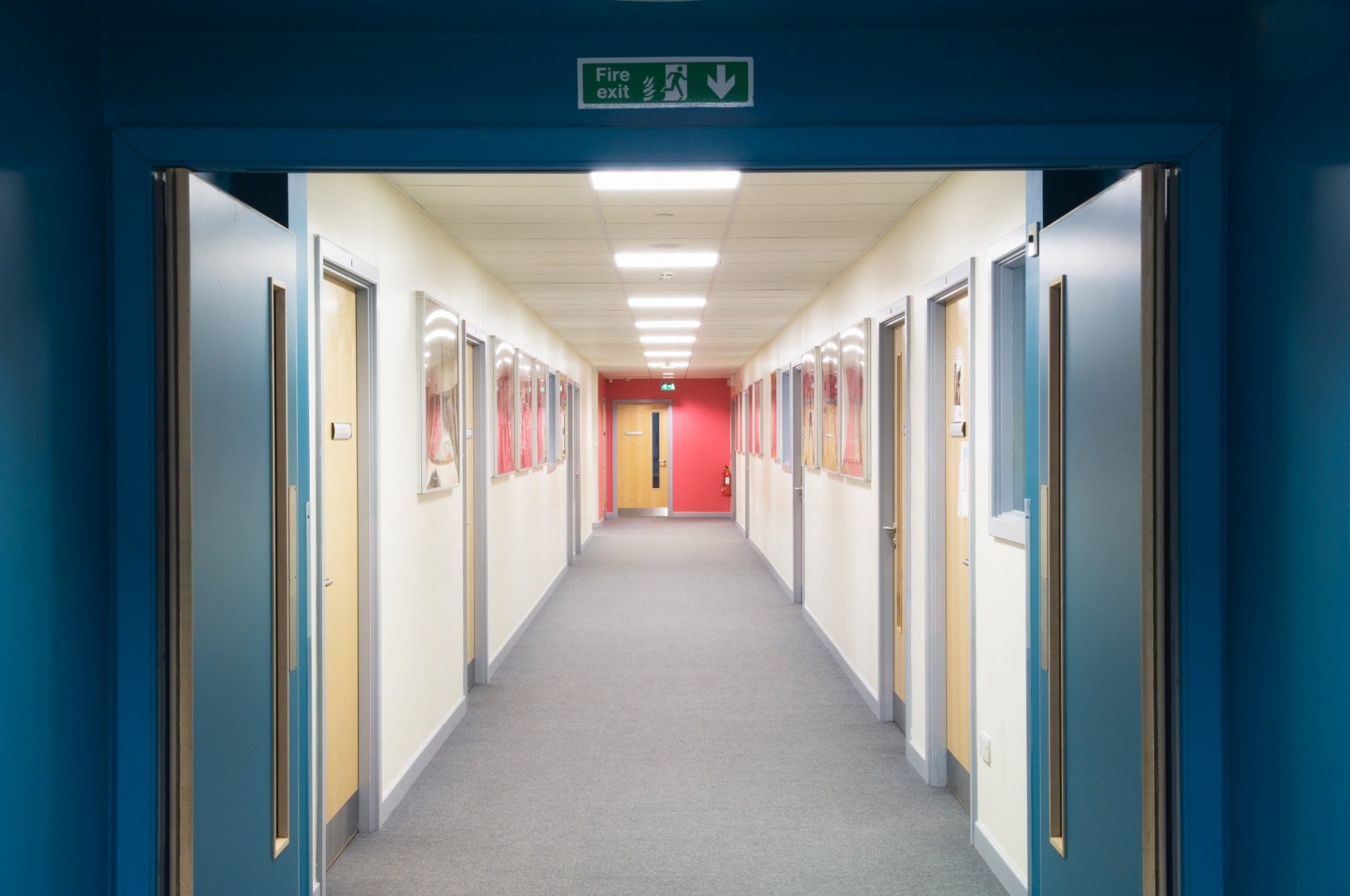 Passive fire protection to a service penetration