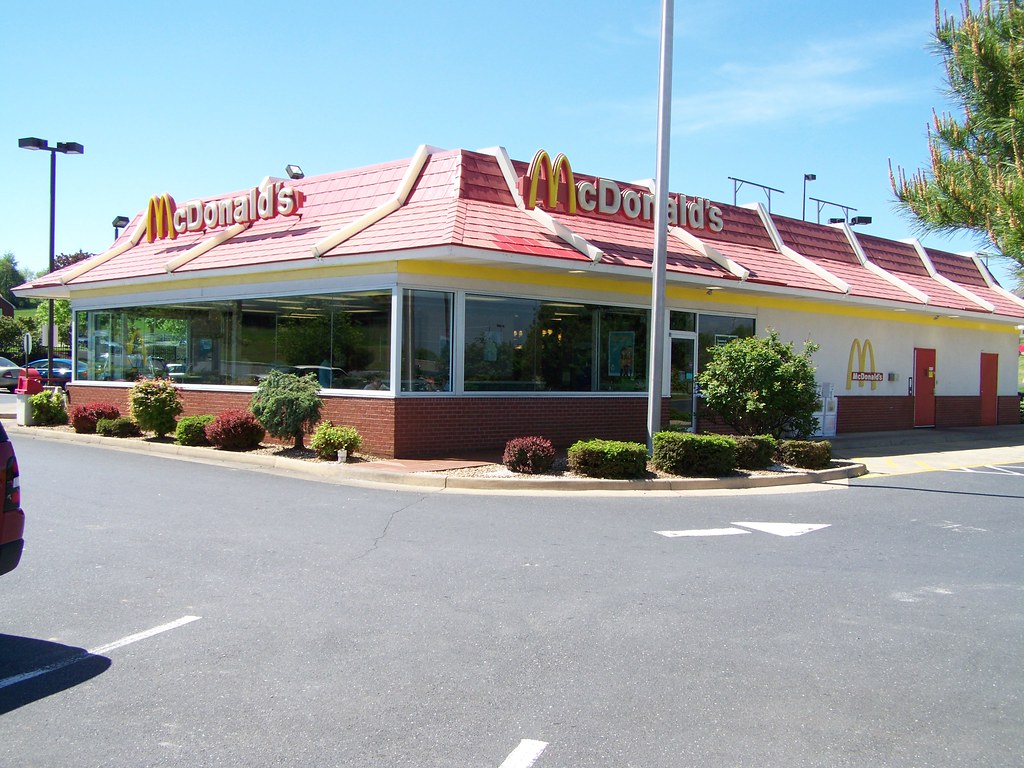 McDonaldâs exterior in Harrisonburg, Virginia