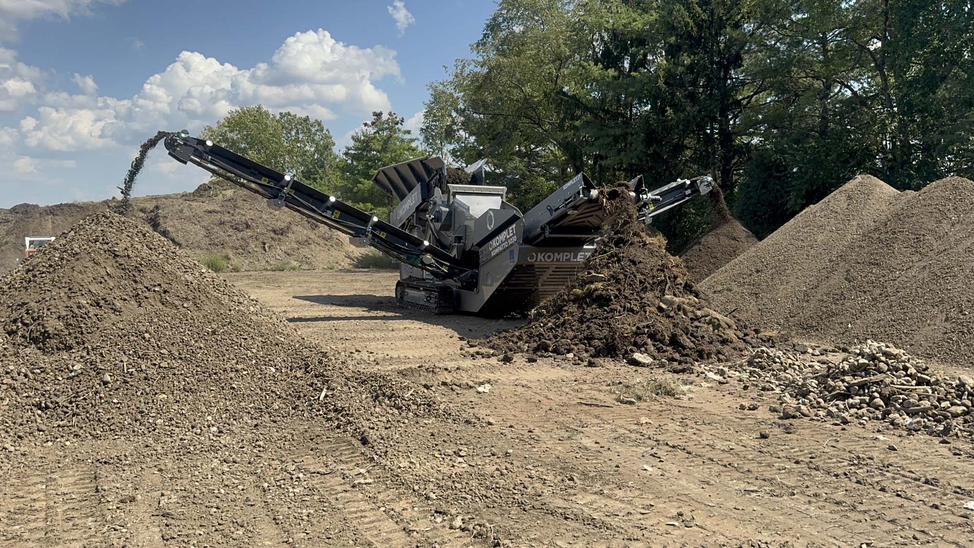 FTF Terrain Pros screening soil on site