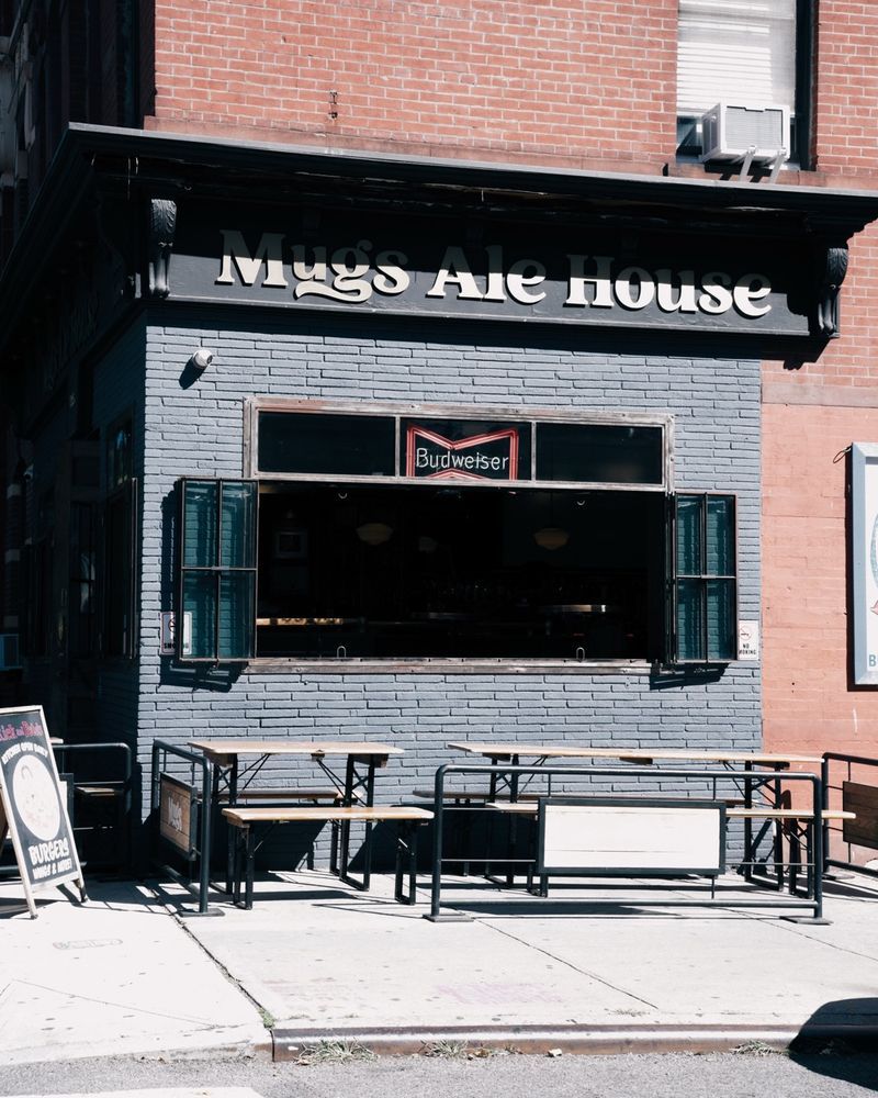 The front of Mugs Ale House on Bedford Avenue