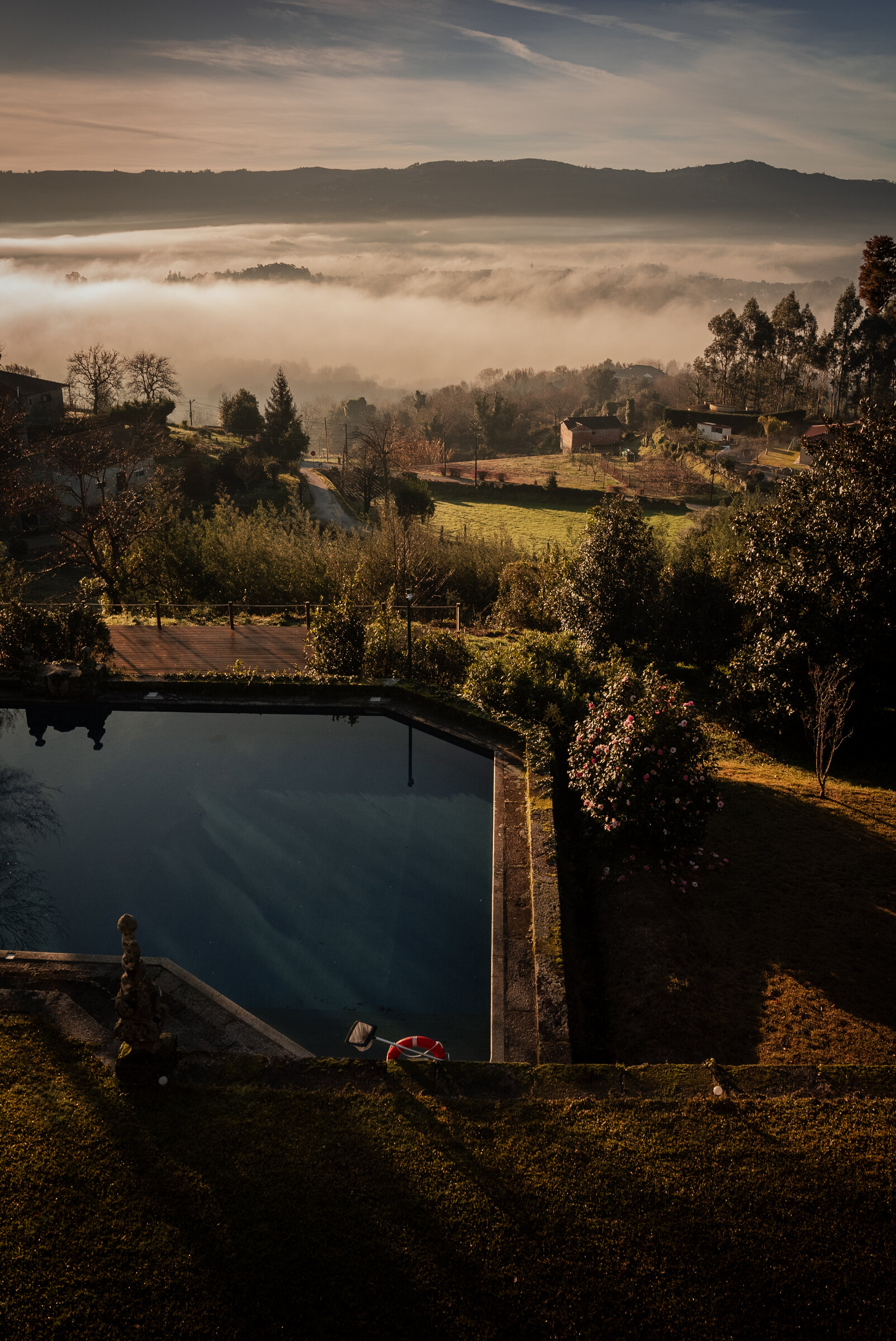 Fog over the estate at Paço da Glória