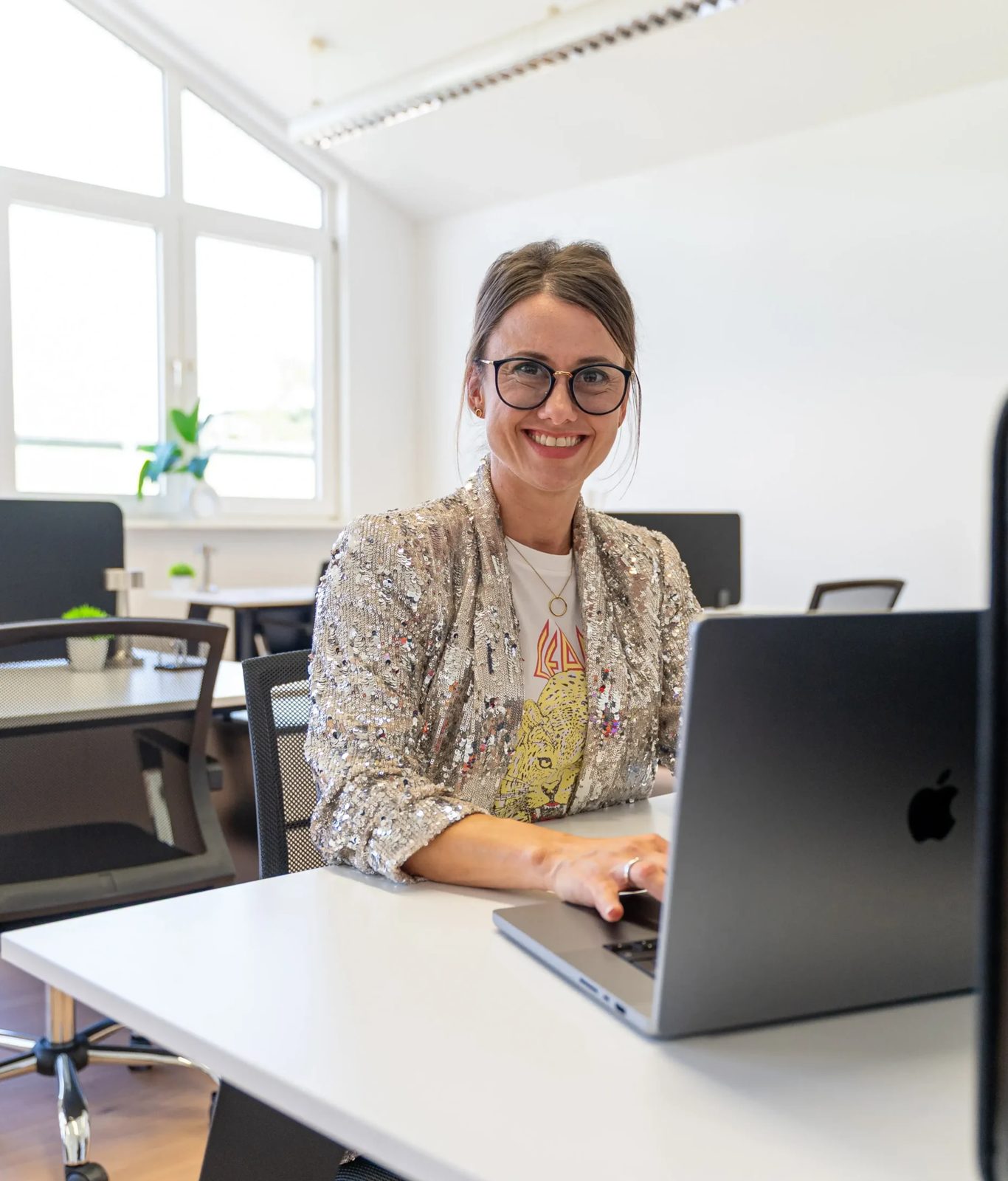 Arbeitsplatz mit Laptop im Rheinländer Business Center