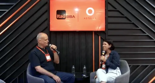 Anderson Thees entrevista Laura Constantini sobre VC no Brasil