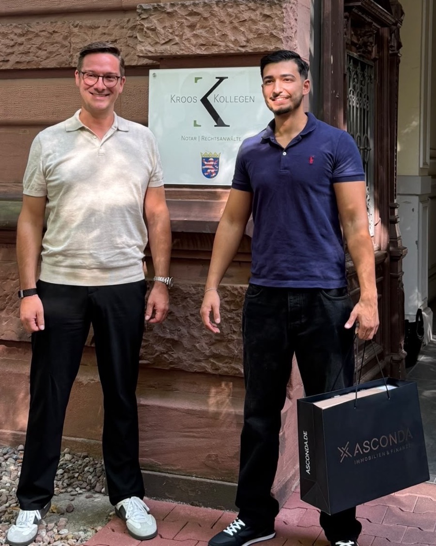 Kunden von Martin Schuhmacher nach dem Notartermin