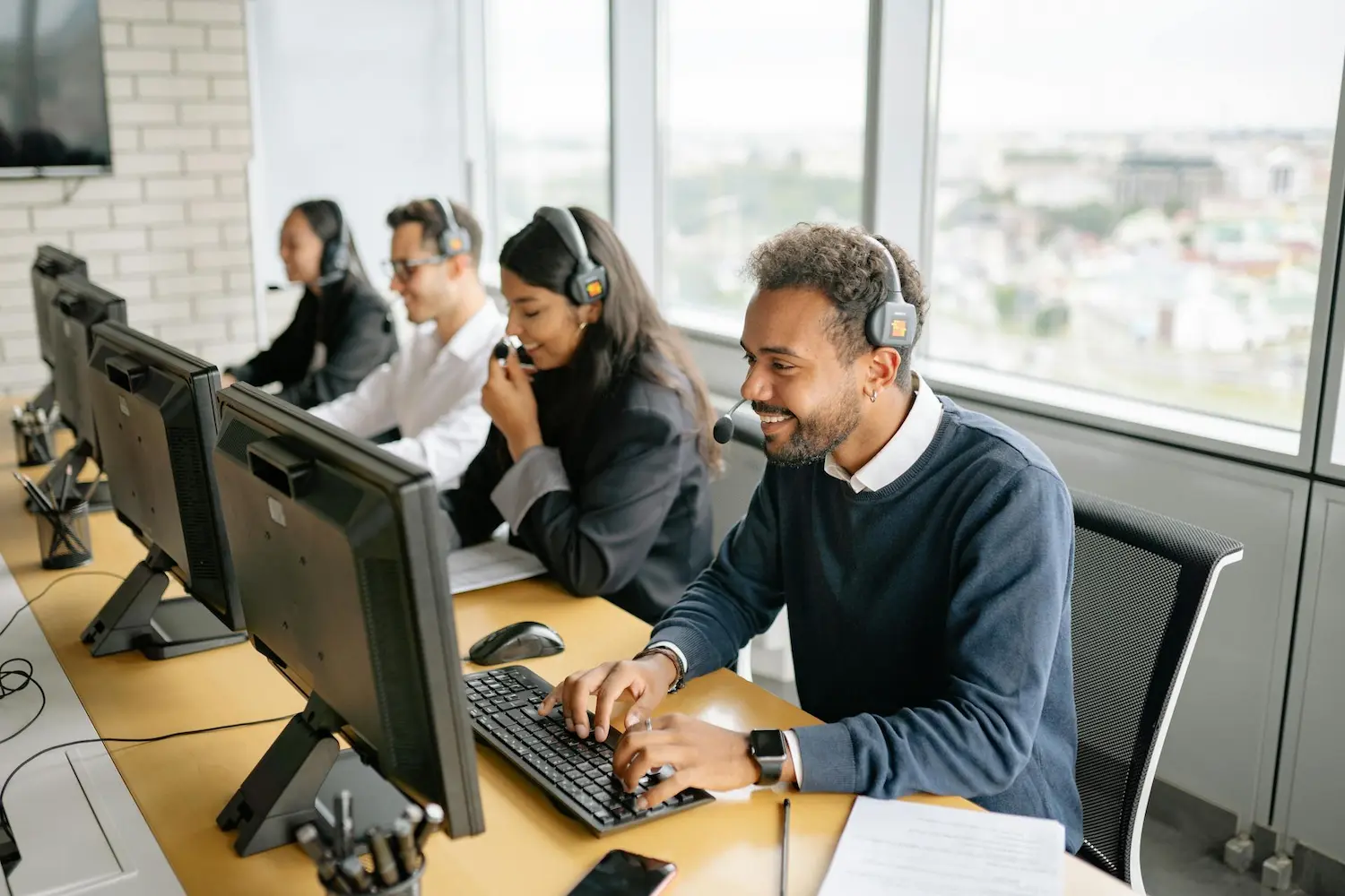 The complete guide to first call resolution (FCR)