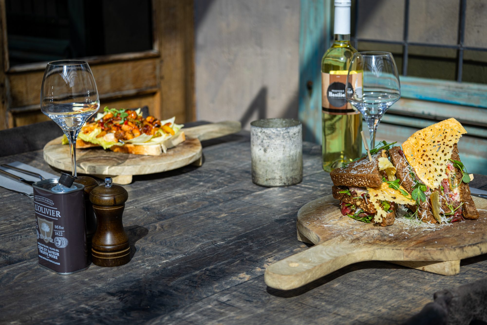 Lunch en drankjes op tafel