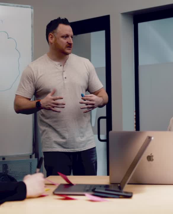 Pete Sena leading a brand sprint