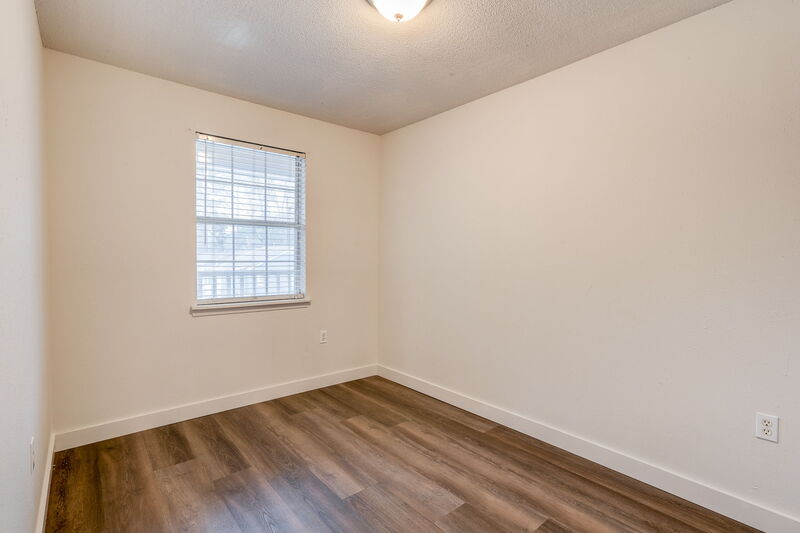 College Heights — property photo 4
