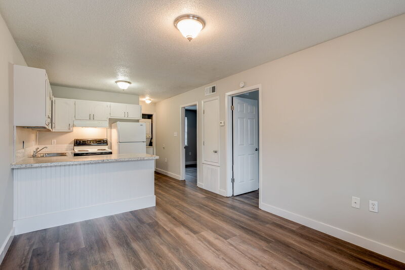 College Heights — property photo 7