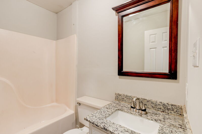 College Heights — property photo 10