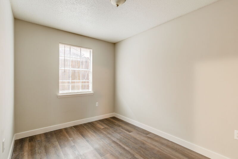 College Heights — property photo 11