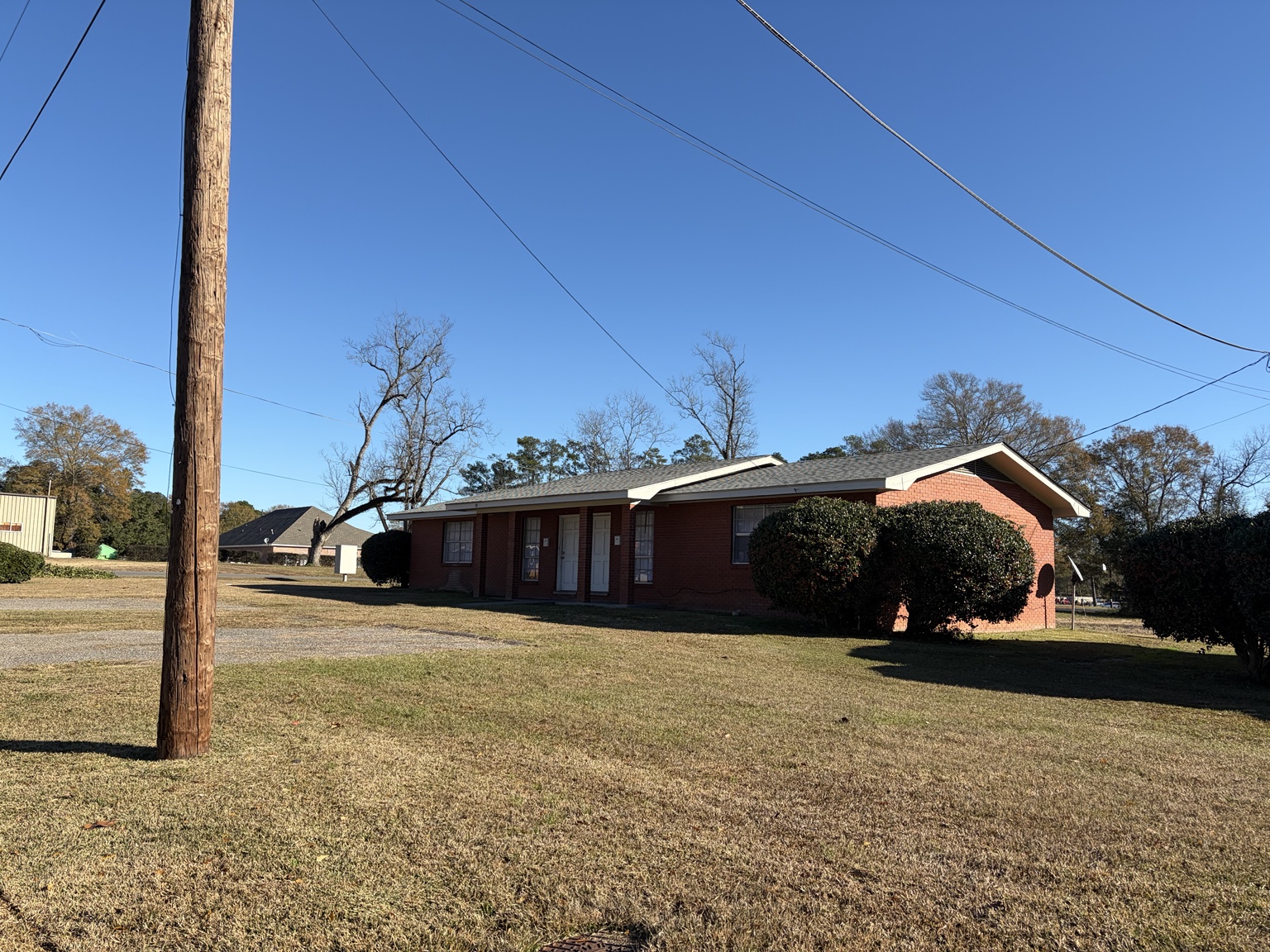 Exterior of Westhaven apartments in Ellisville