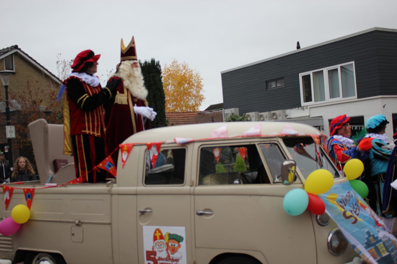 Sint op de bus