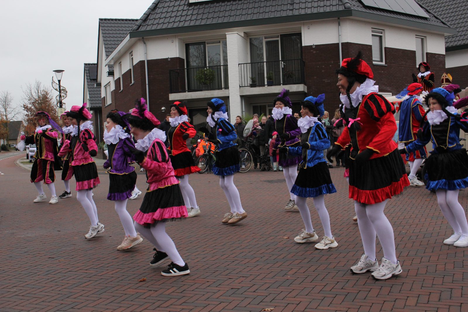 Optocht door het dorp