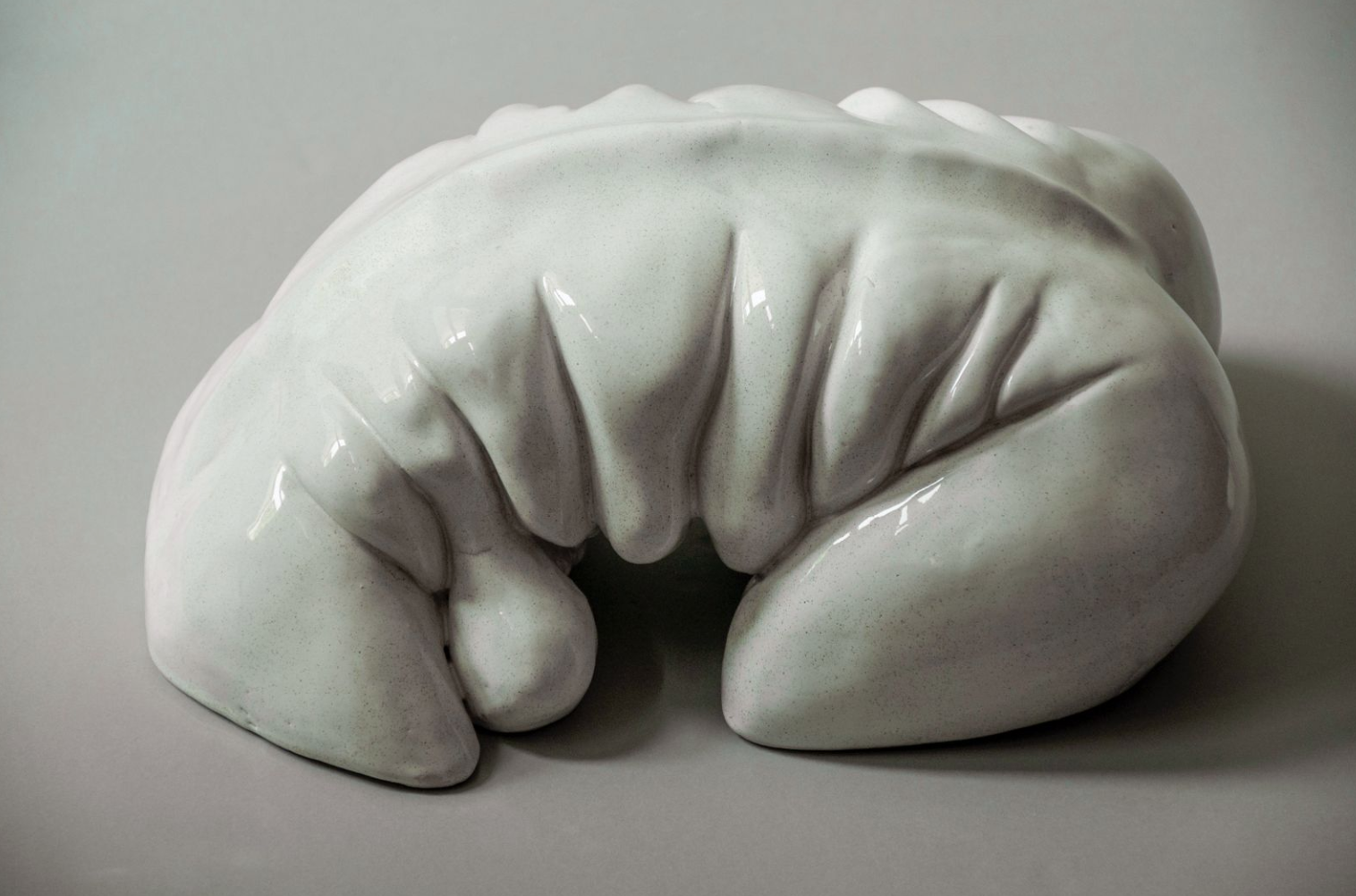 Ceramic sculpture by Homa Ebrahimpour, 2023