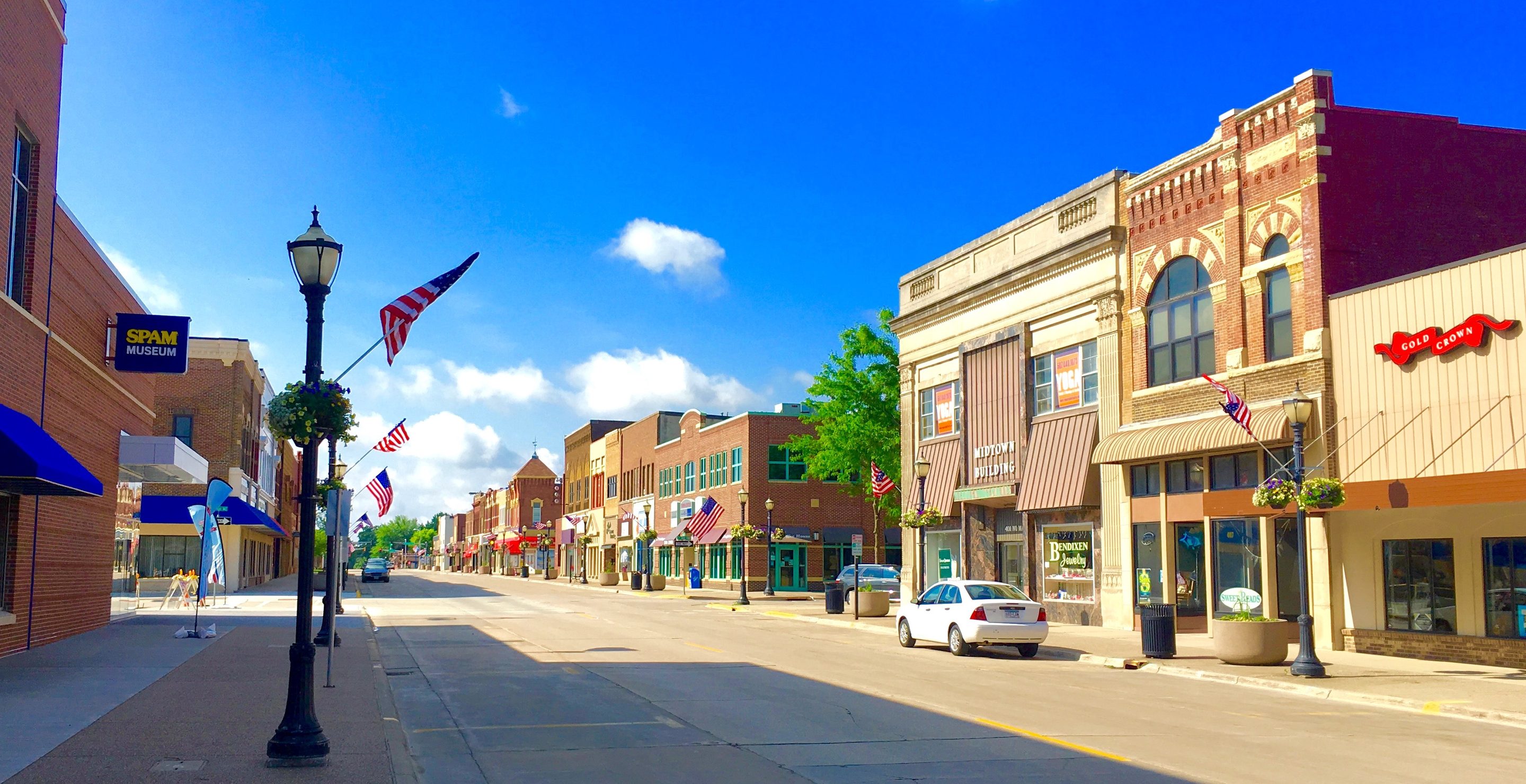Downtown Austin MN looking south