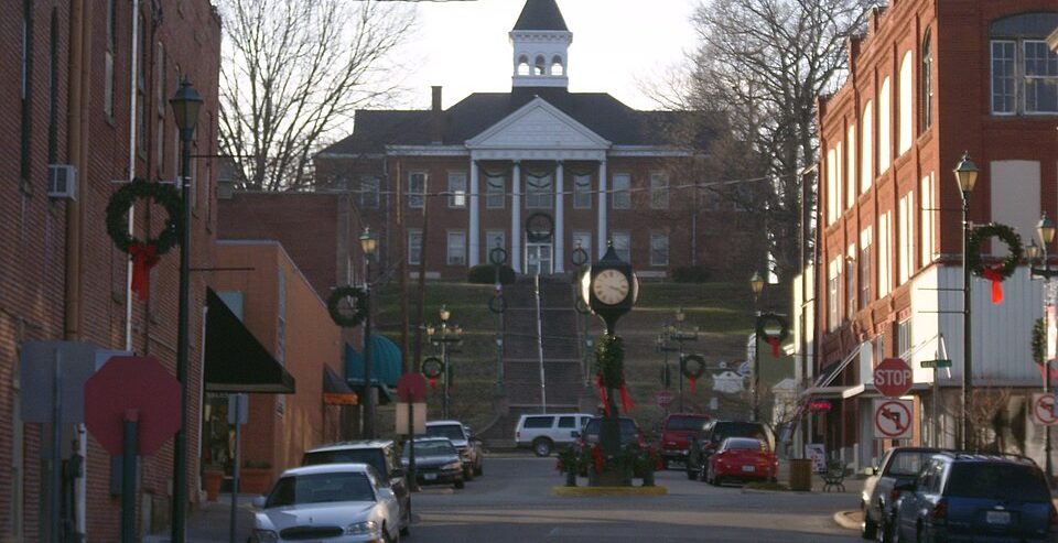 Downtown Cape Girardeau and City Hall