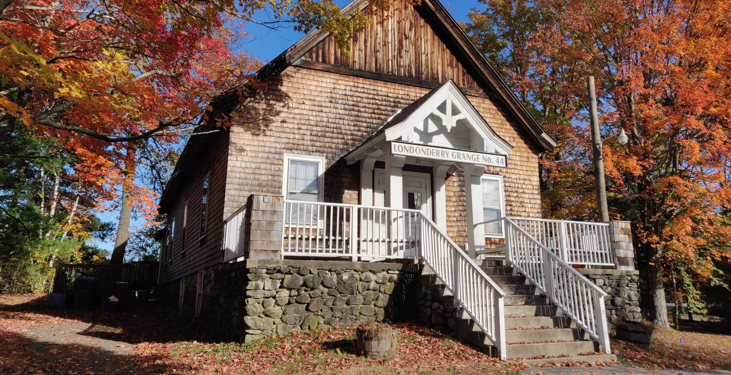 Londonderry Grange hall in autumn