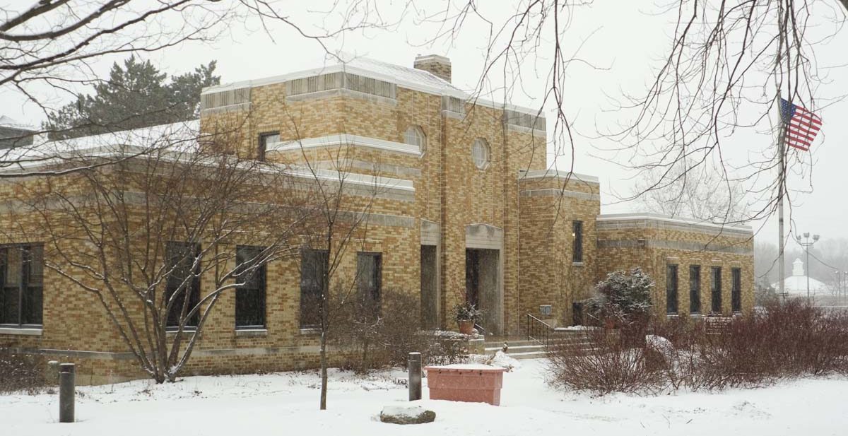 Mequon Town Hall Dec09