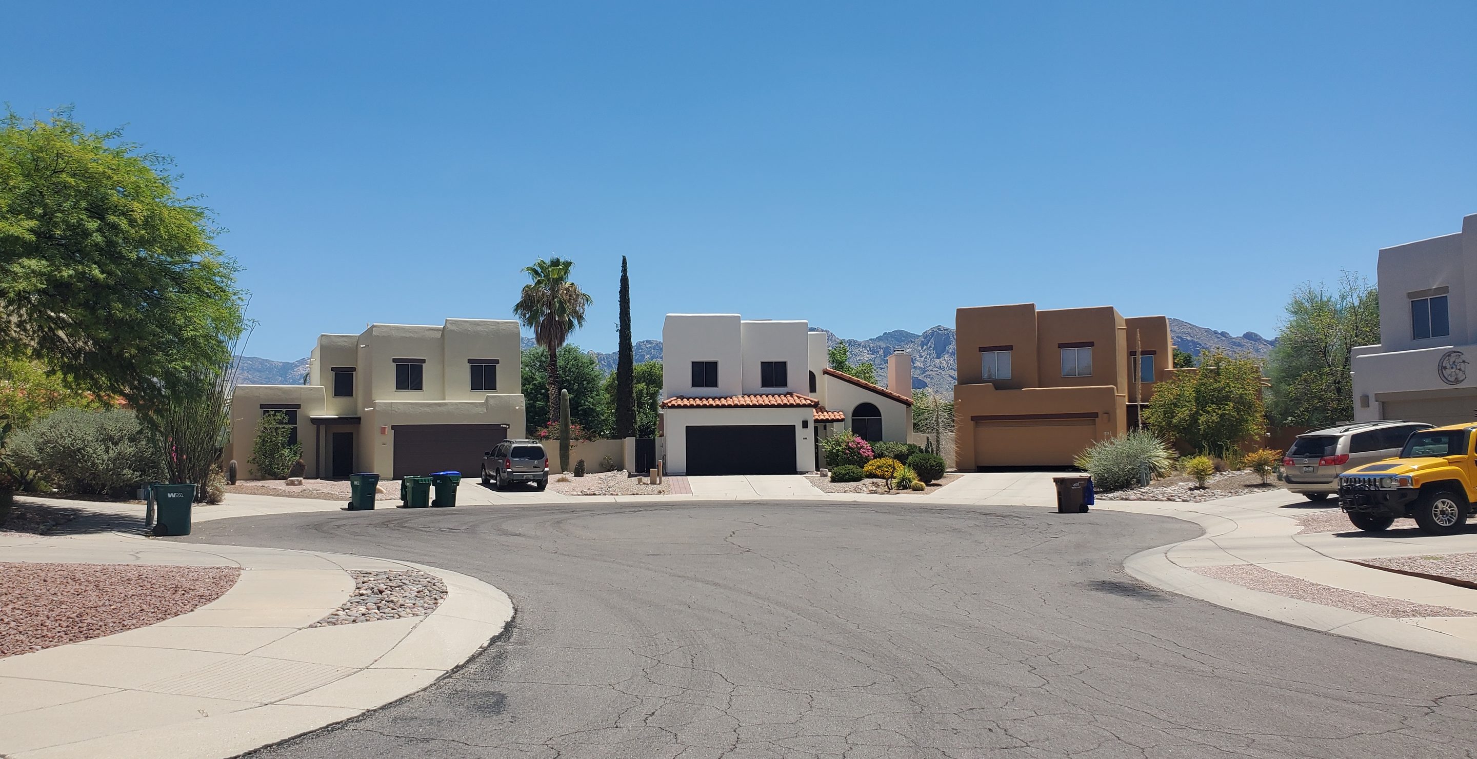 Houses in an Oro Valley Cul-De-Sac