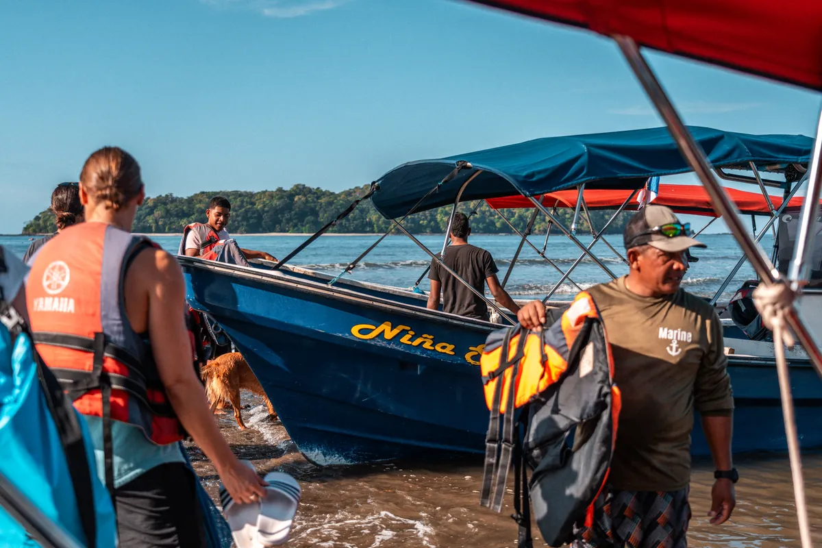 Bambuda boat crew getting ready for a trip at Santa Catalina