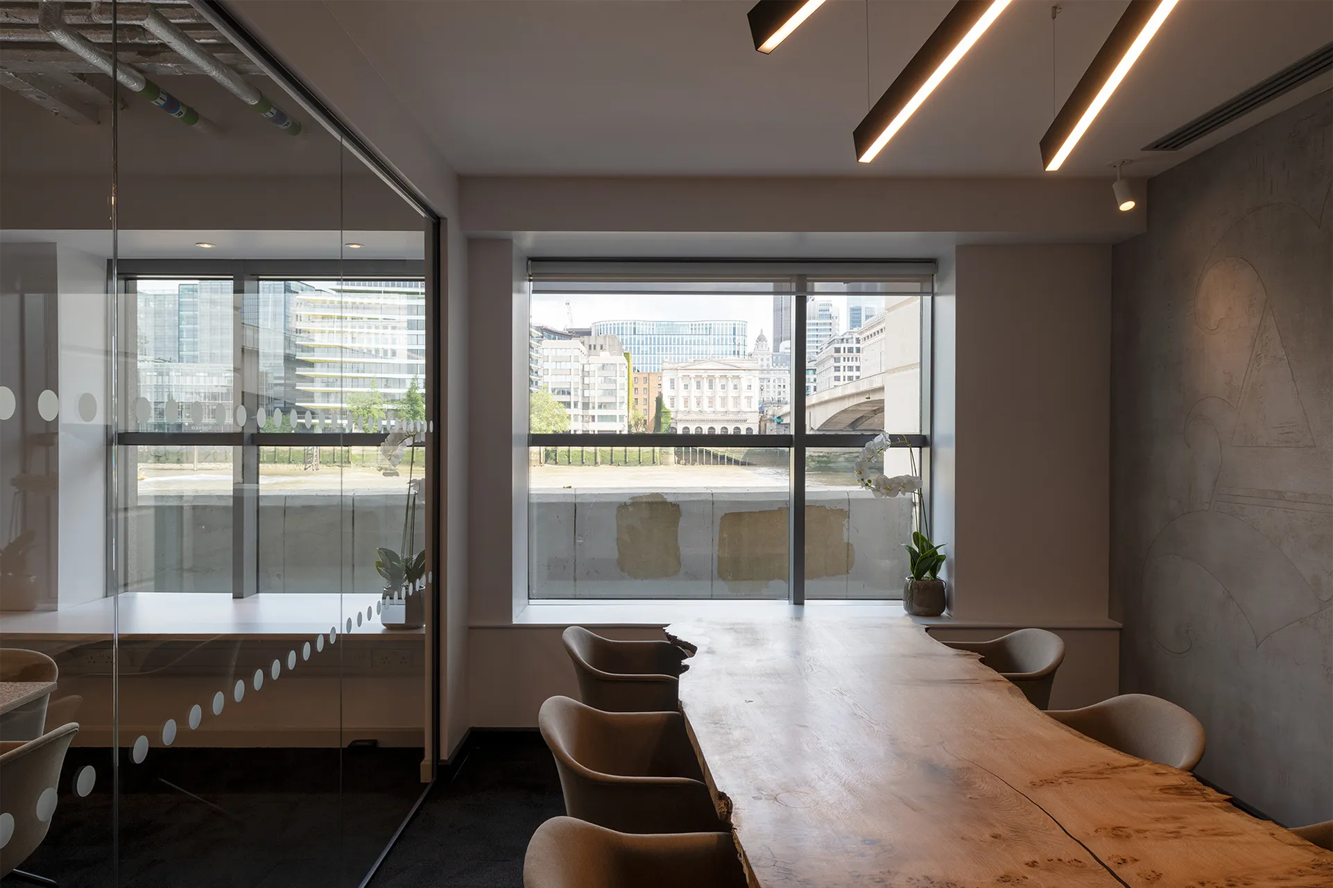 2LB Office