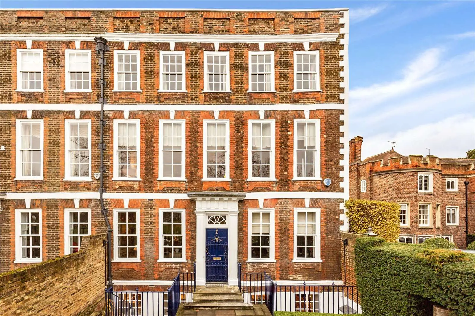 Maids of Honour Row