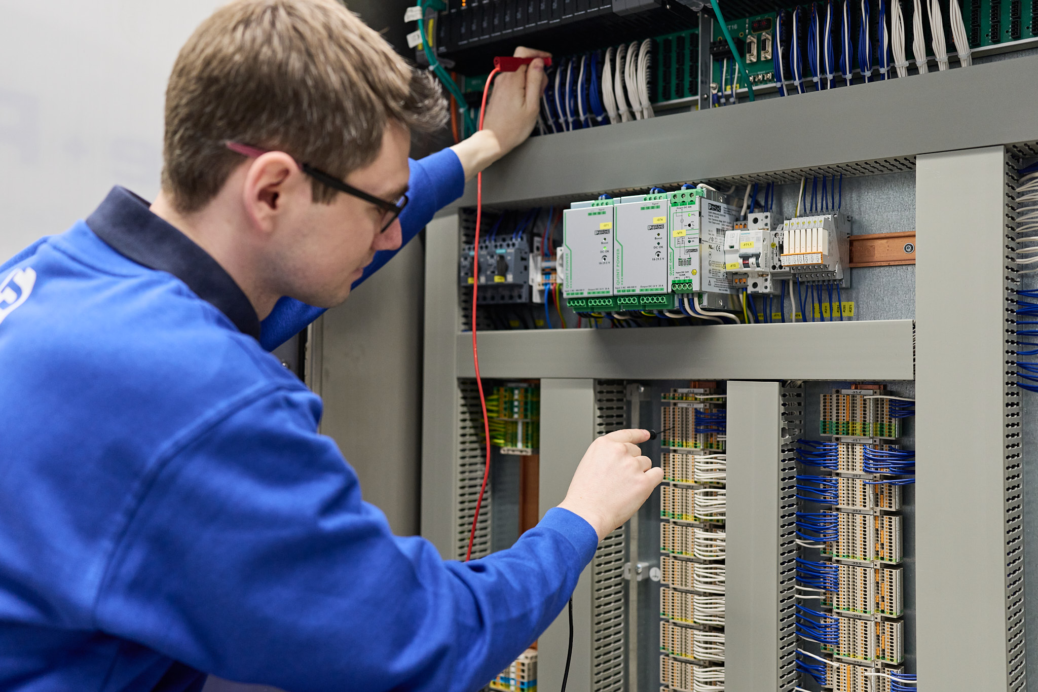 Prüfung mit Messtechnik im eigenen Prüffeld von Franke + Pahl Industrieservices