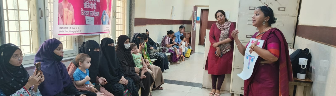 Ms. Shalini from Pinkishe Foundation leading a menstrual health session.