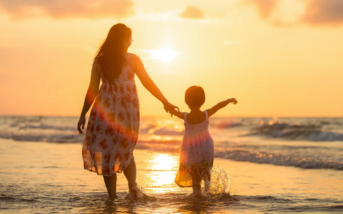 A Poetic Salute to Mothers – Maa Tujhe Salaam