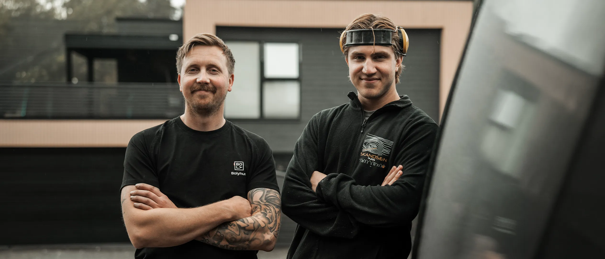 To fra Skandsen Bygg på byggeplass ved sjøen