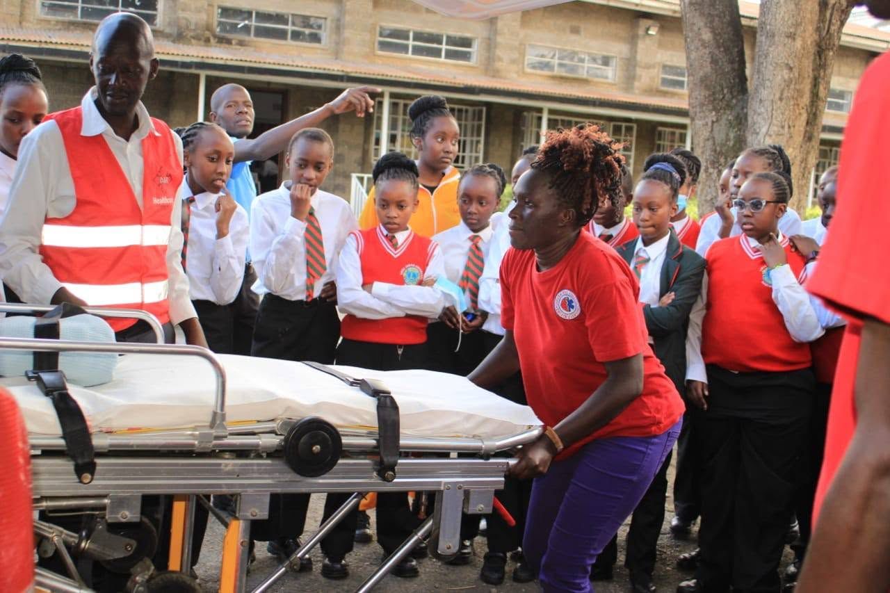 Community stretcher drill