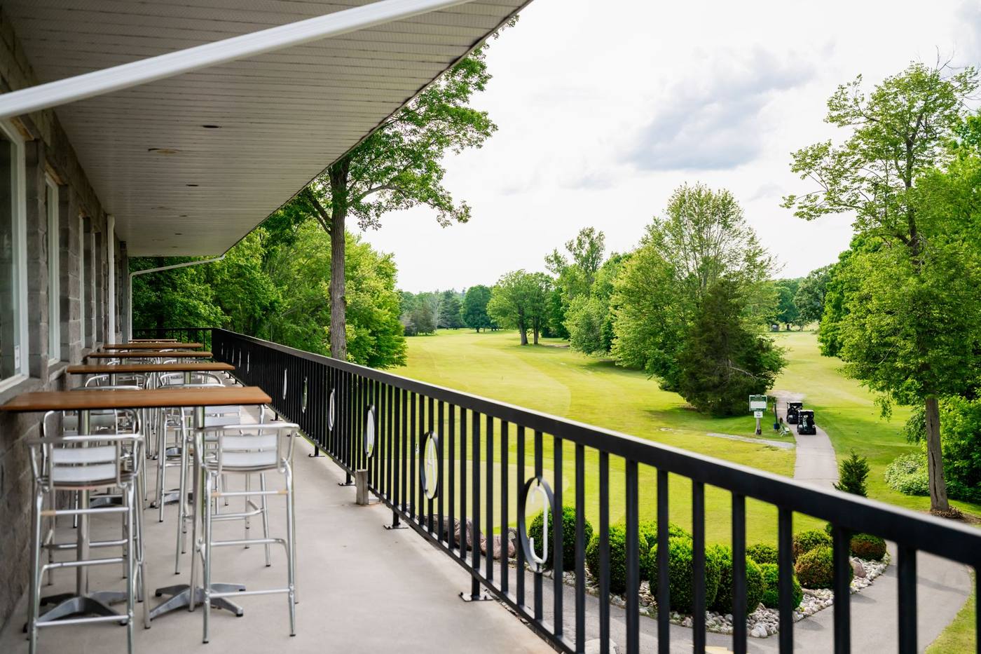 Braes 'n Ale balcony overlooking the course