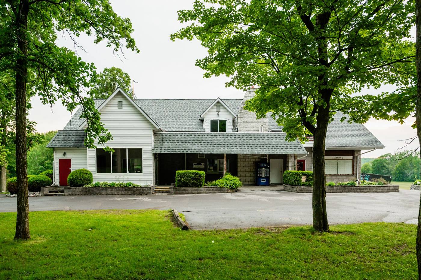 The pro shop building at the entrance