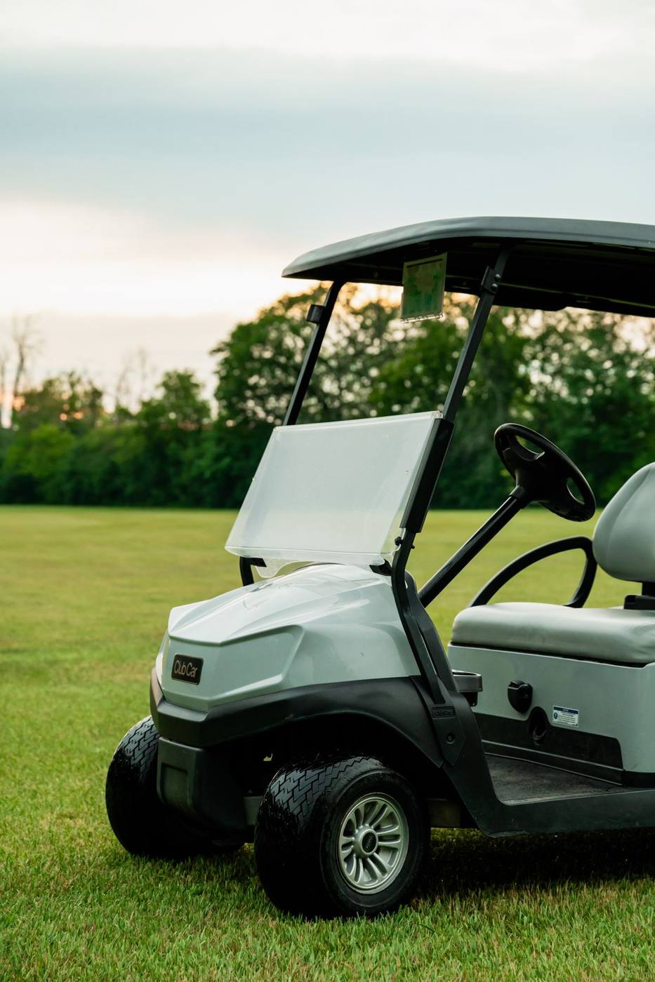 Electric power cart on the course