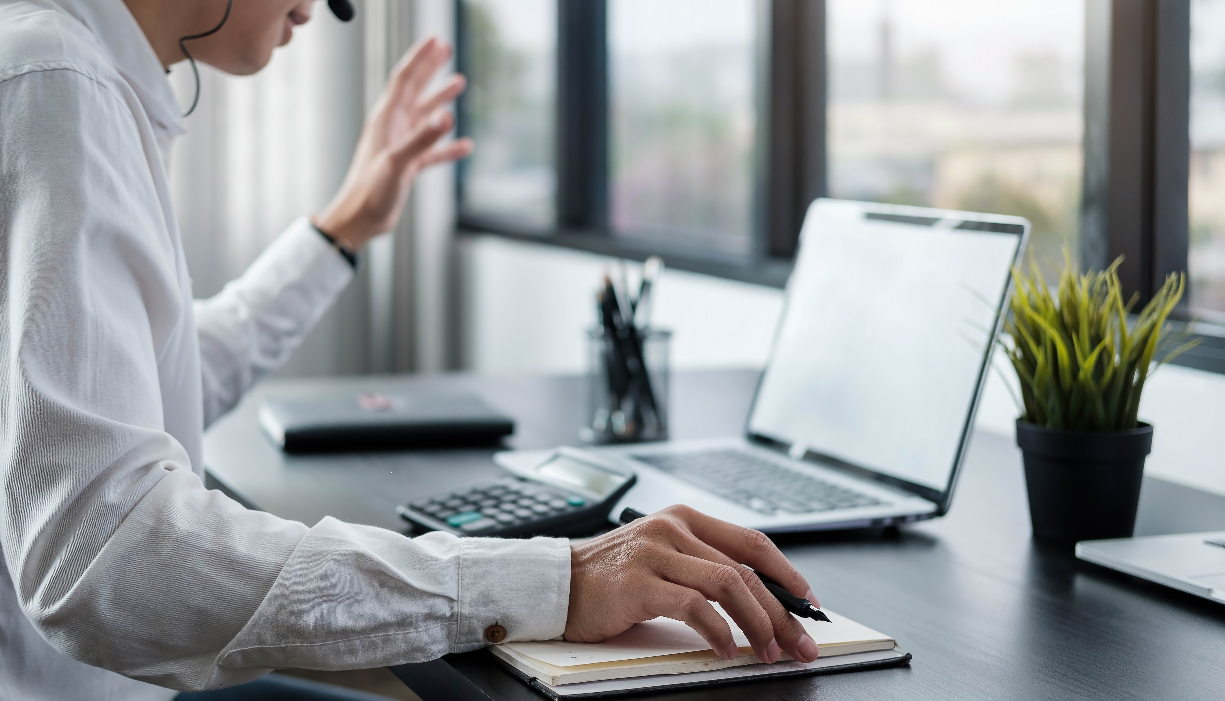 The Role of Live Agents In The Age of Gen AI
