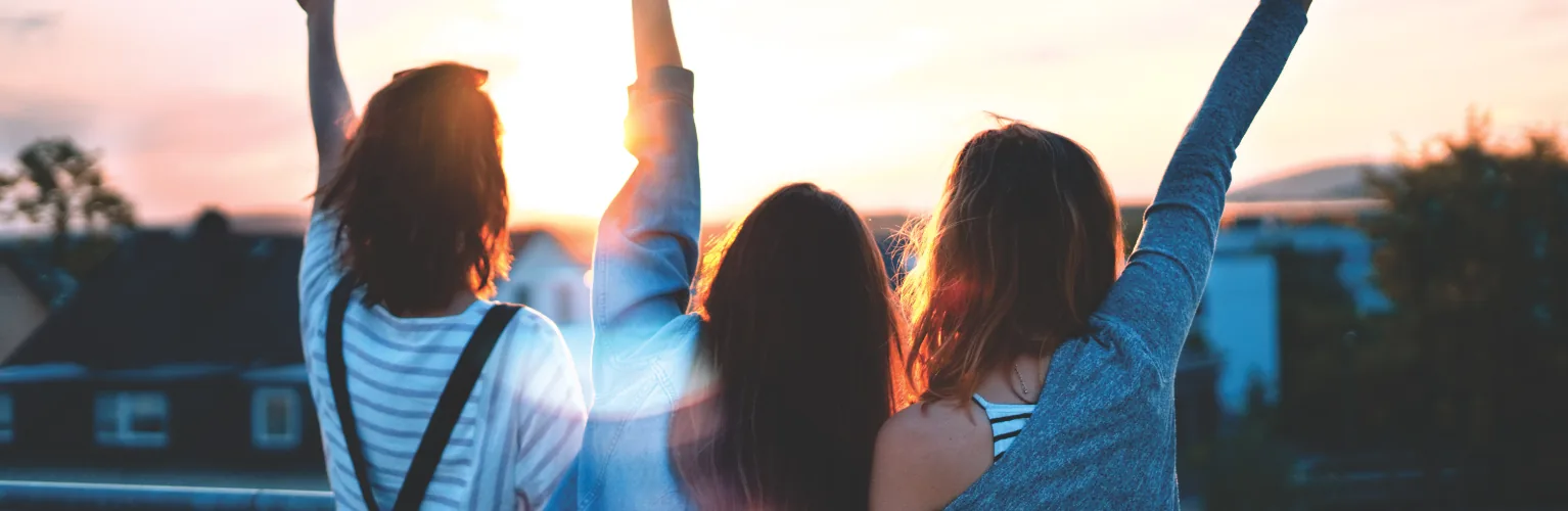 12 Tips: How to Make Friends During Your Internship Abroad
