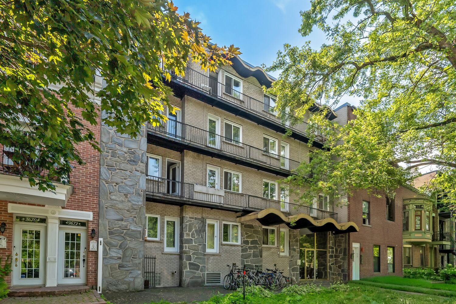 3680 avenue du Parc-Lafontaine — vue en angle