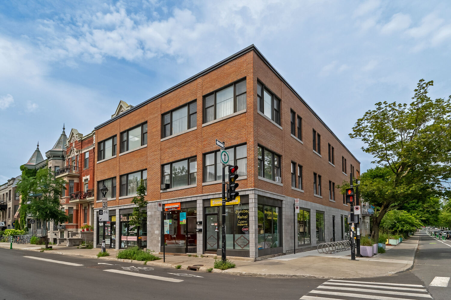 107–109 avenue du Mont-Royal Ouest — vue en angle