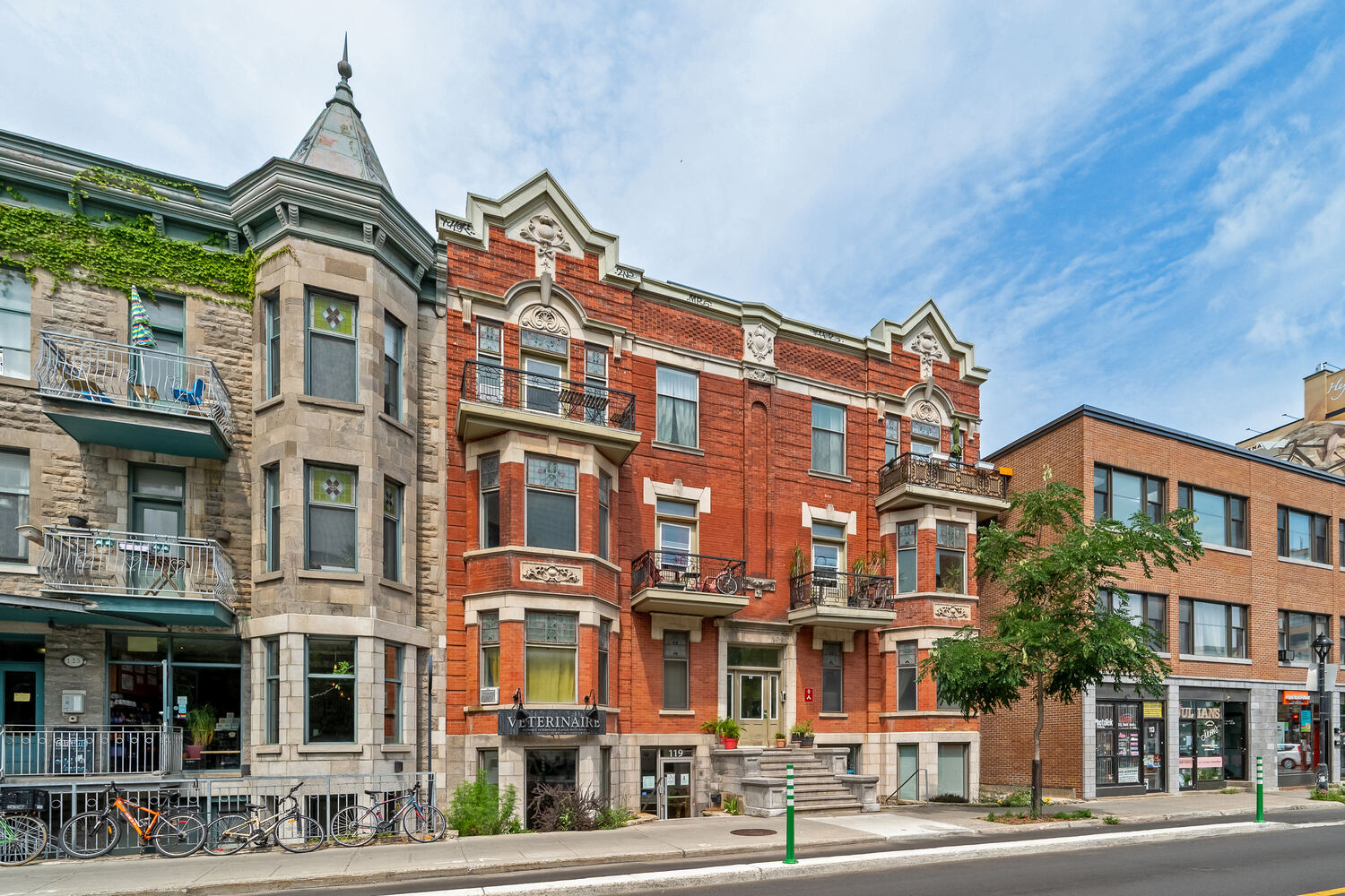 117 avenue du Mont-Royal Ouest — vue en angle