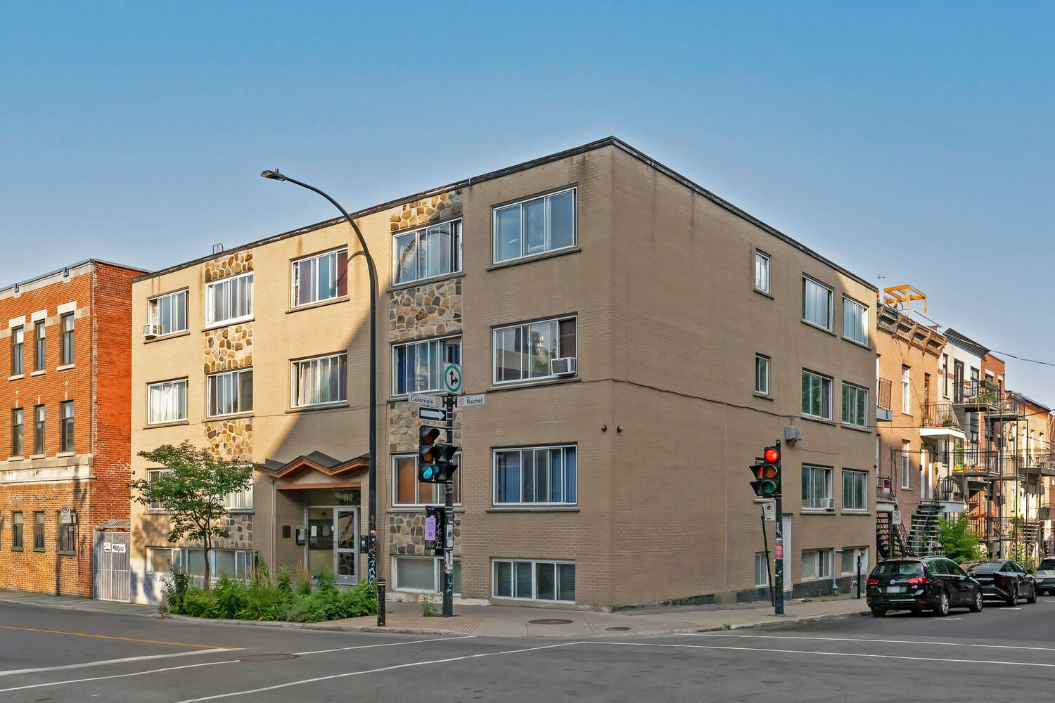110 rue Rachel — vue en angle