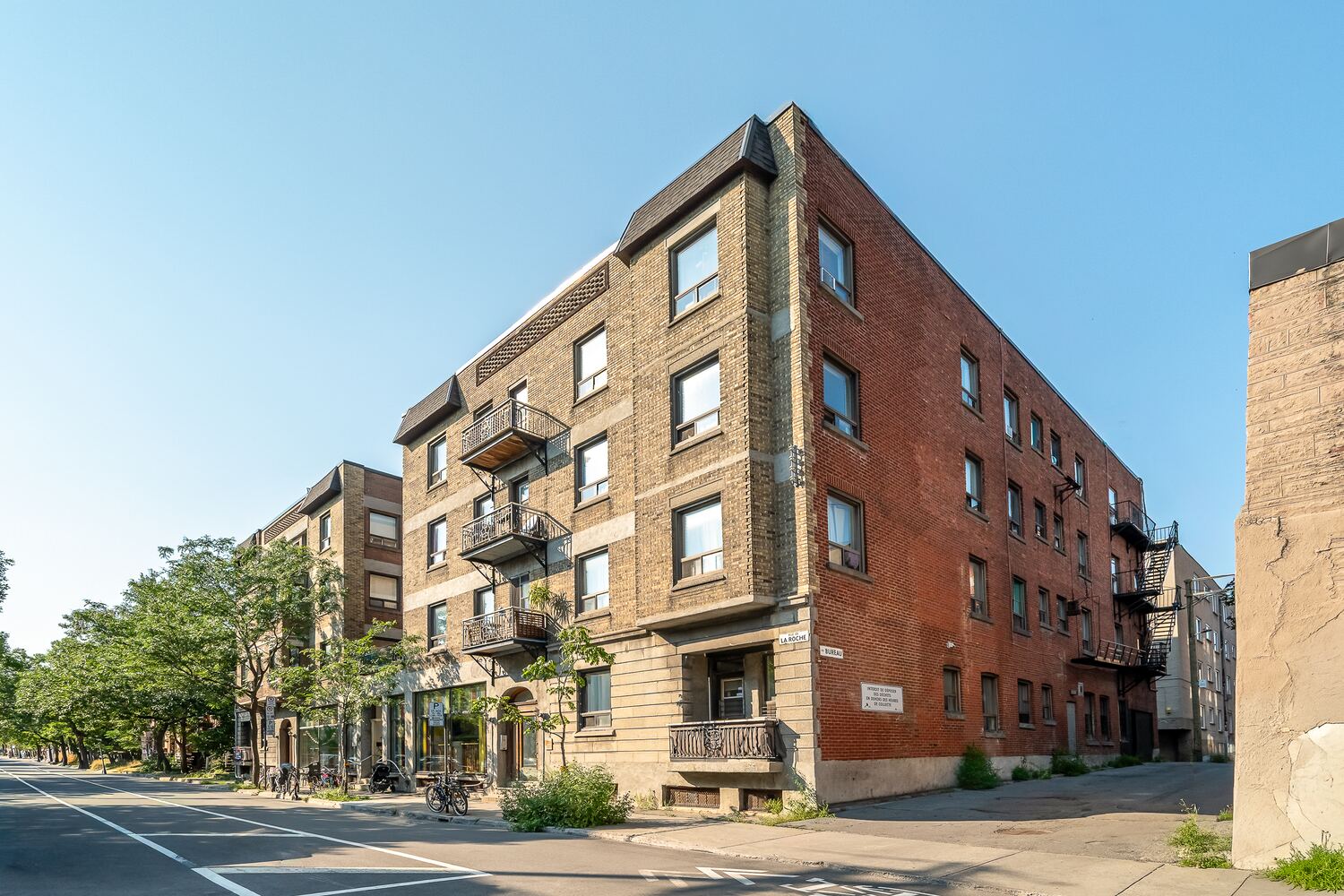 4215–4229 rue de la Roche — vue en angle
