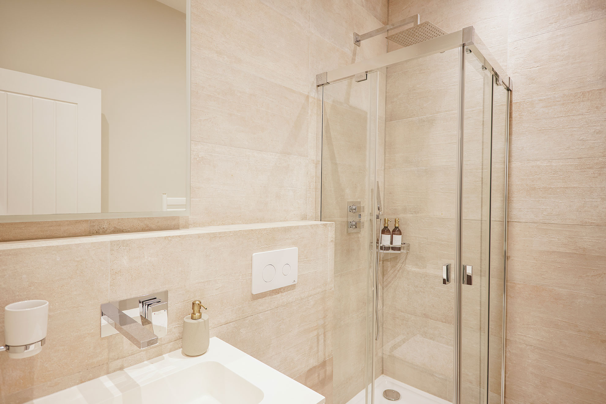 Bathroom 1 at Novello II townhouse, Parsons Green, Fulham