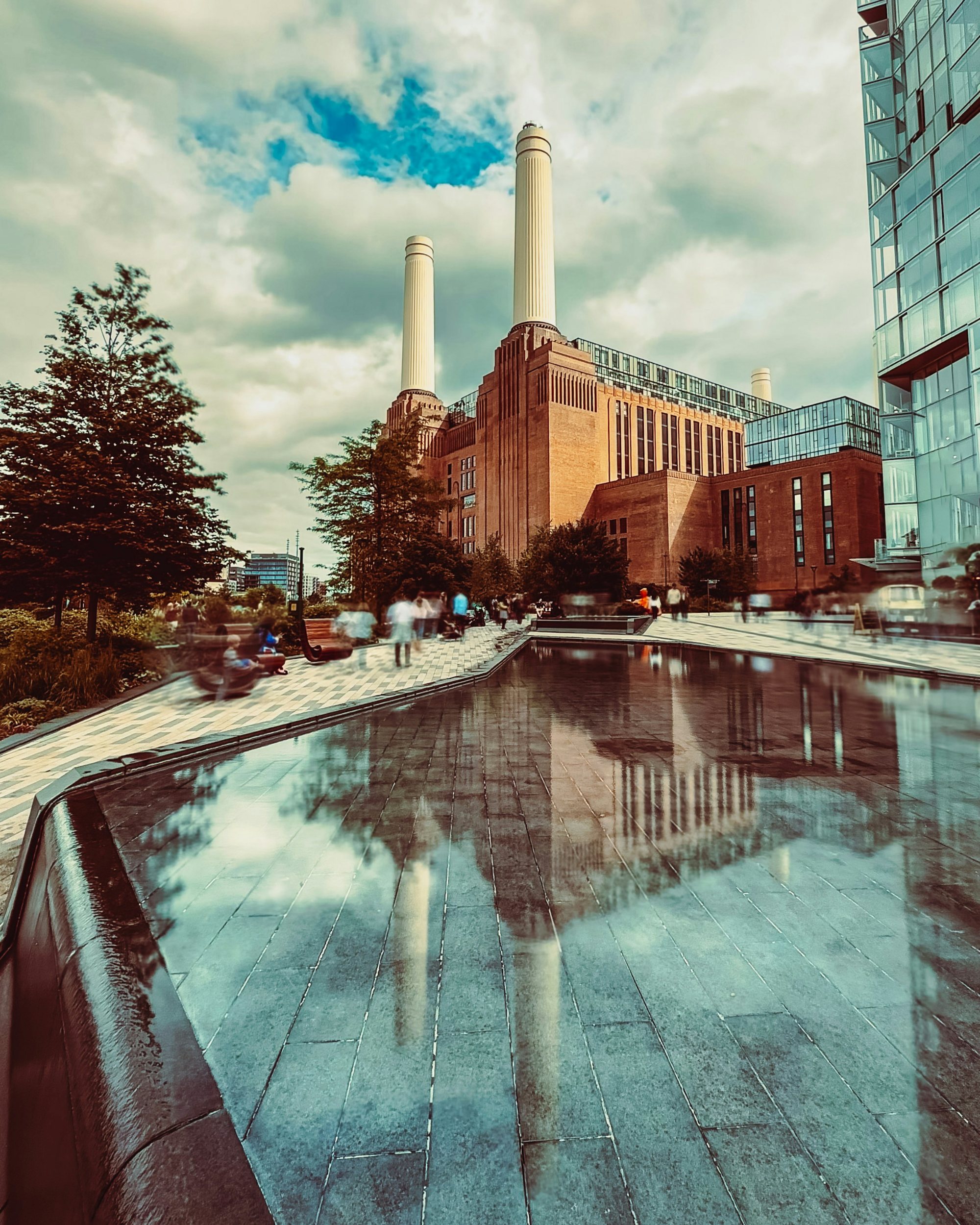 Battersea Power Station and surrounding apartments